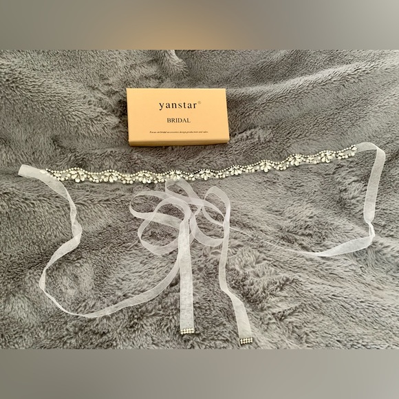 Bridal dress Rhinestone and crystal belt on white ribbon - Picture 5 of 6